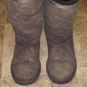 GIRLS UGG SUEDE DARK BROWN BOOTS SIZE 3